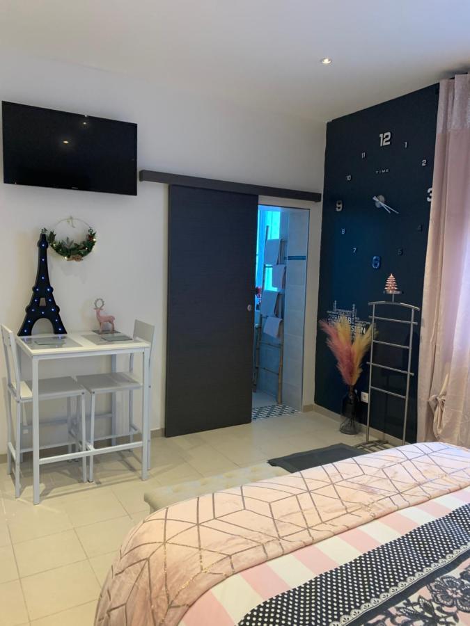 ナルボンヌ La Kloe Bed & Breakfast エクステリア 写真